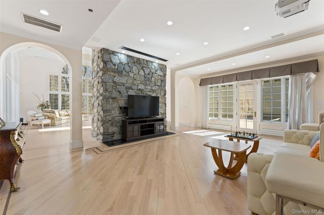 2 High Point Terrace, Scarsdale, NY 10583