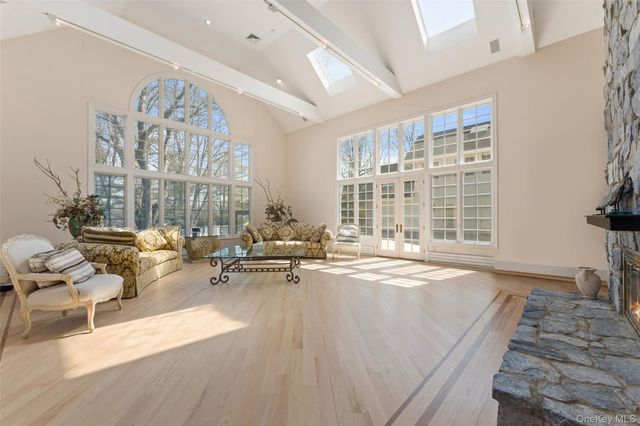 2 High Point Terrace, Scarsdale, NY 10583