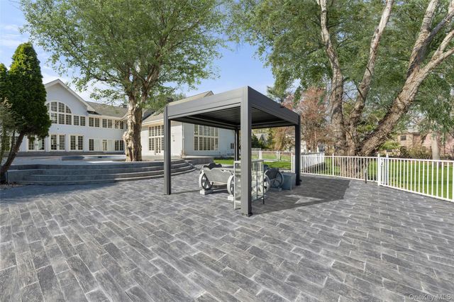 2 High Point Terrace, Scarsdale, NY 10583