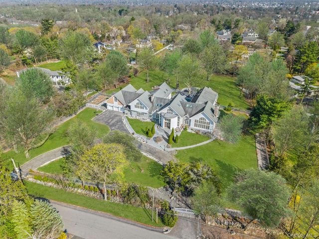 2 High Point Terrace, Scarsdale, NY 10583