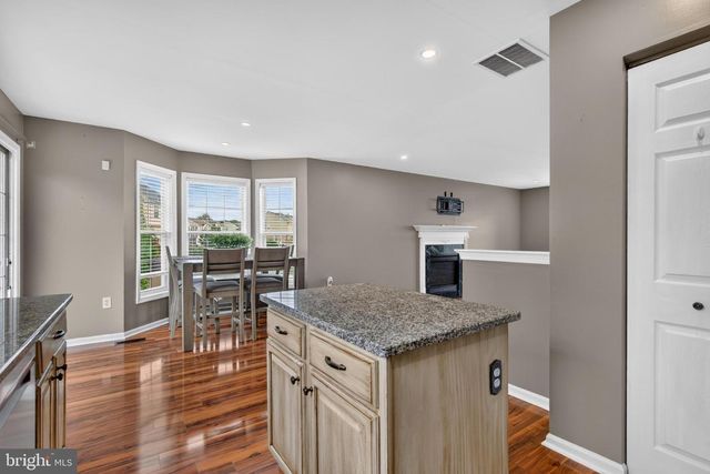 165 VERSAILLES CT, Newark, DE 19702