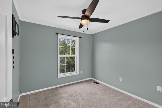 165 VERSAILLES CT, Newark, DE 19702