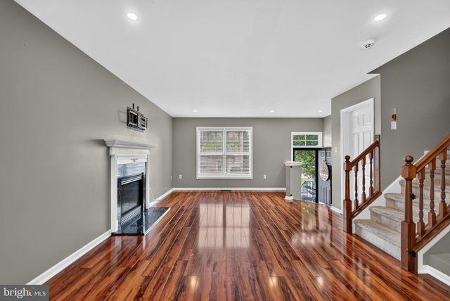 165 VERSAILLES CT, Newark, DE 19702