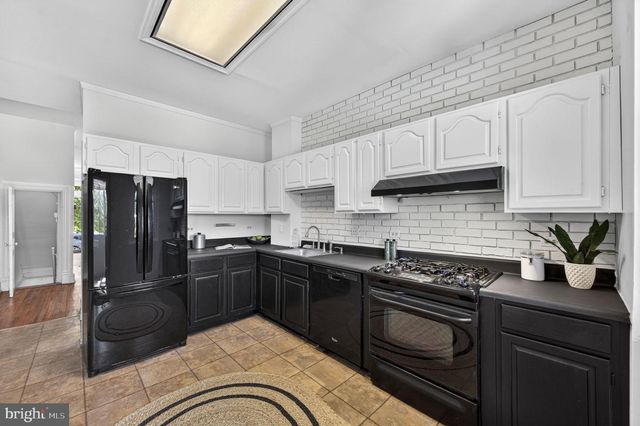 323 13TH ST SE, Washington, DC 20003