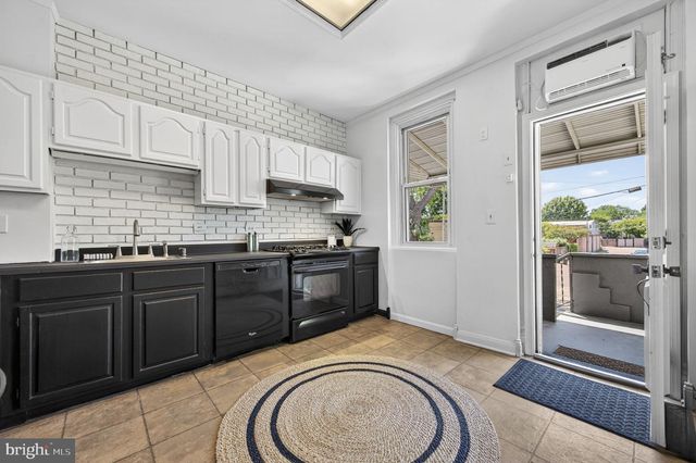 323 13TH ST SE, Washington, DC 20003