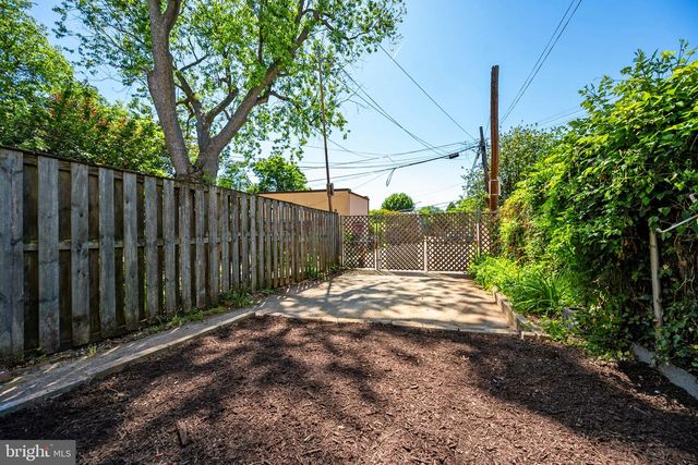 323 13TH ST SE, Washington, DC 20003