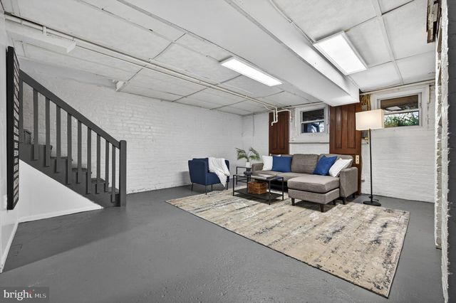 323 13TH ST SE, Washington, DC 20003