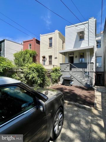 323 13TH ST SE, Washington, DC 20003