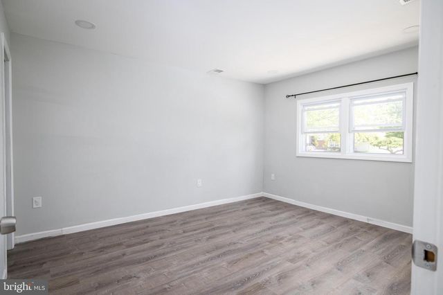 21 DIXMONT AVE, Trenton, NJ 08618
