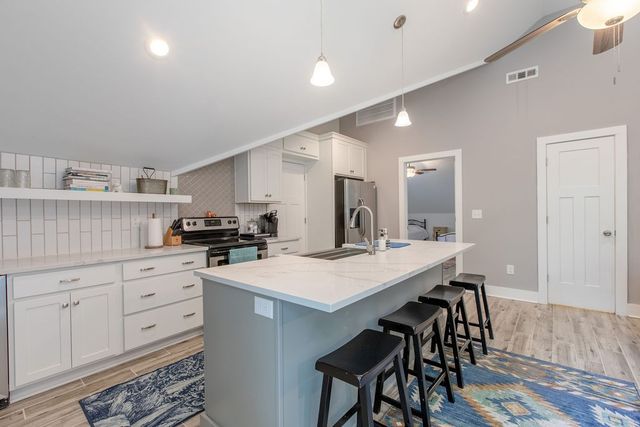 1021 College Ave, Nashville, TN 37209