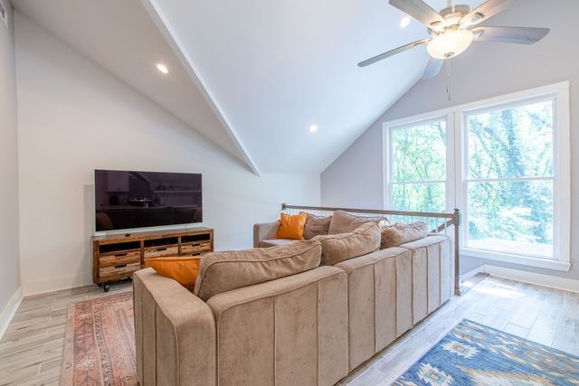 1021 College Ave, Nashville, TN 37209