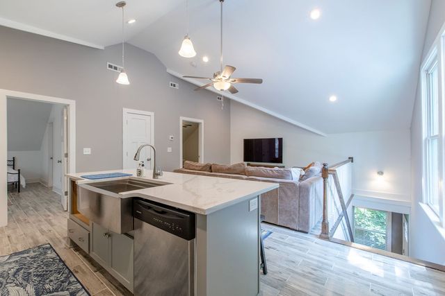1021 College Ave, Nashville, TN 37209