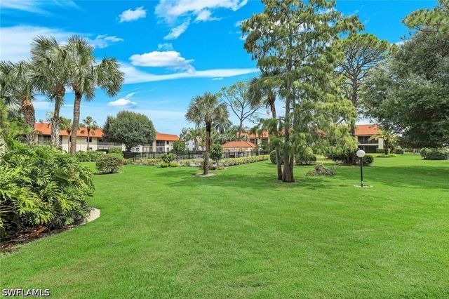 4963 Pepper CIR D-102, Naples, FL 34113