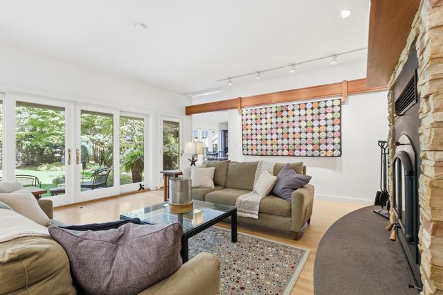 78 Elsinore Street, Concord, MA 01742