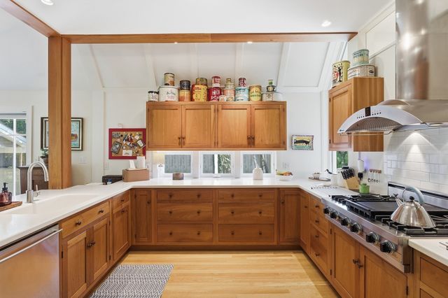 78 Elsinore Street, Concord, MA 01742