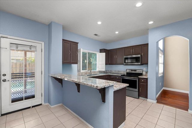 342 Sunnyhill Dr, Turlock, CA 95382