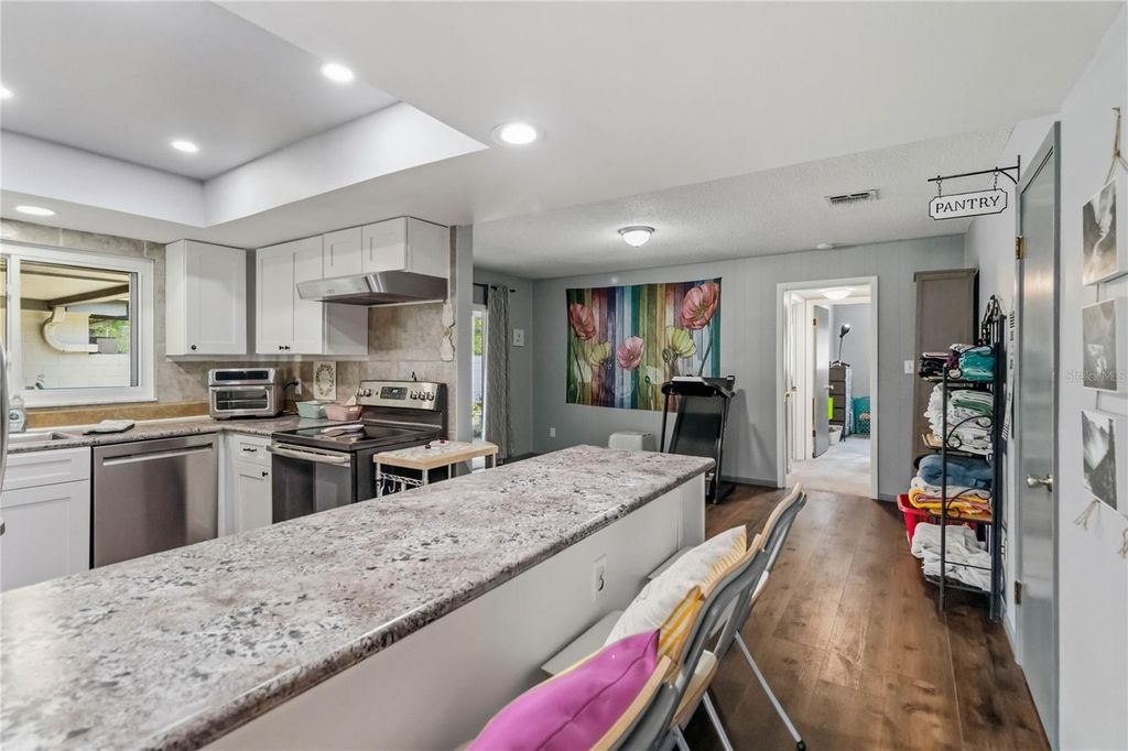 Image 8 of property listing at 1489 MAGELLAN CIRCLE 603, Orlando, FL 32818