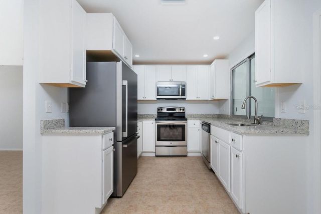 533 E CHARLOTTE AVENUE, Punta Gorda, FL 33950