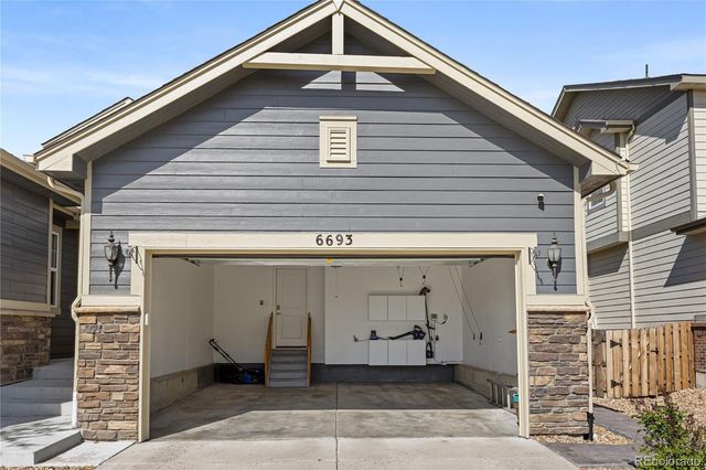 6693 S Muscadine Court, Aurora, CO 80016