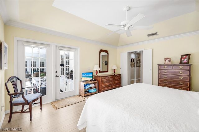 712 Pine Creek LN, Naples, FL 34108