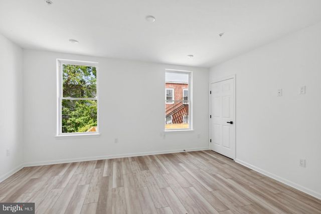 890 N 42ND ST, Philadelphia, PA 19104