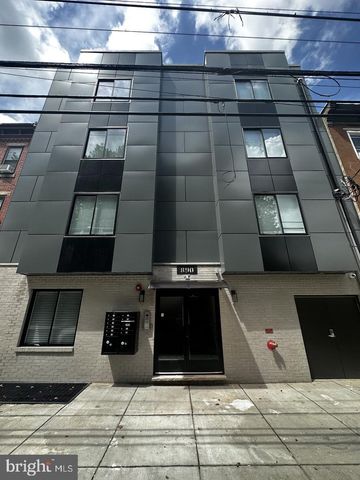 890 N 42ND ST, Philadelphia, PA 19104