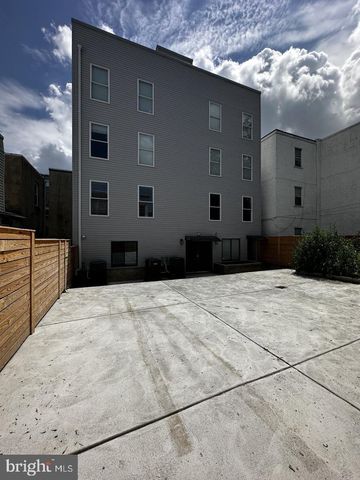 890 N 42ND ST, Philadelphia, PA 19104