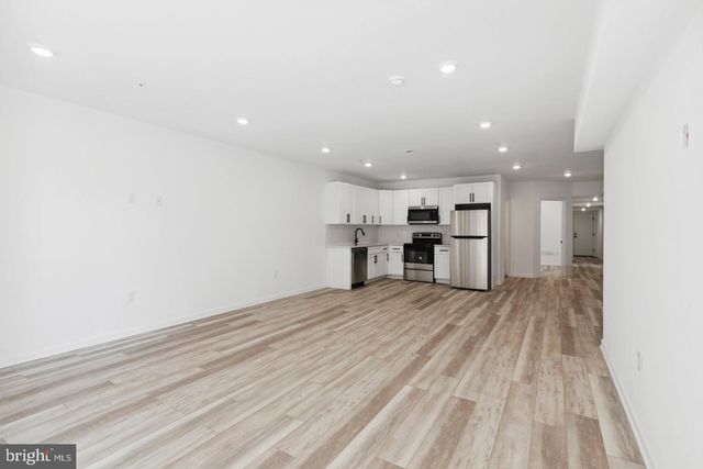 890 N 42ND ST, Philadelphia, PA 19104