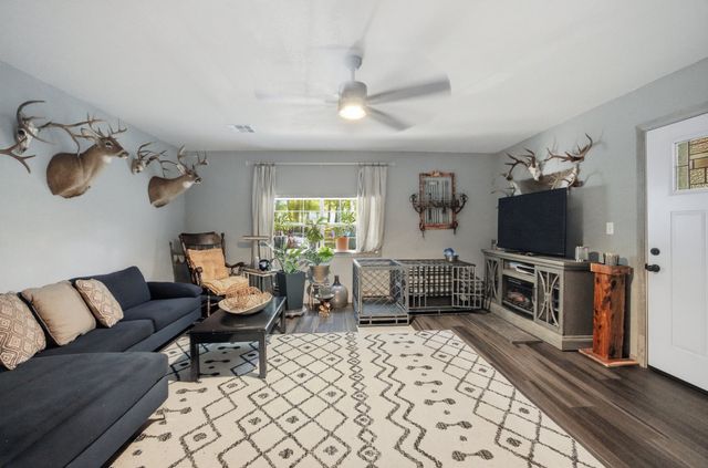 172 Indian Nation Drive, Canadian, OK 74425