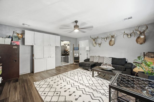 172 Indian Nation Drive, Canadian, OK 74425