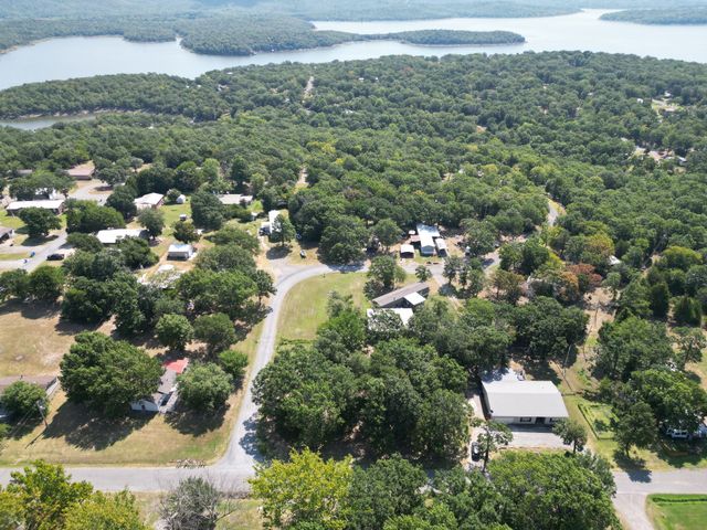 172 Indian Nation Drive, Canadian, OK 74425