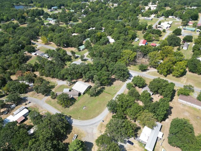 172 Indian Nation Drive, Canadian, OK 74425