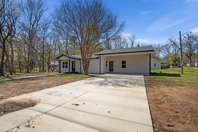 702 S Montgomery Street, Gilmer, TX 75644