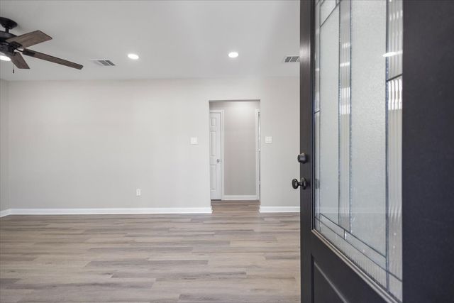 702 S Montgomery Street, Gilmer, TX 75644