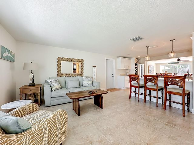 307 68TH, Holmes Beach, FL 34217