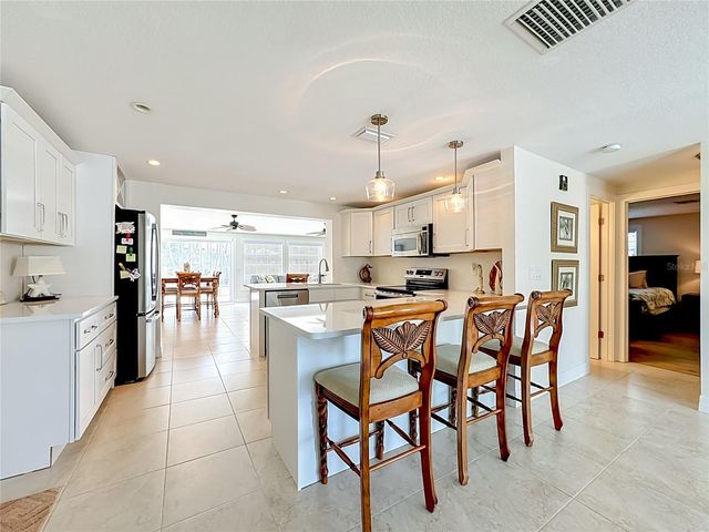 307 68TH, Holmes Beach, FL 34217