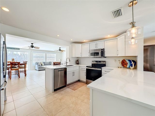 307 68TH, Holmes Beach, FL 34217
