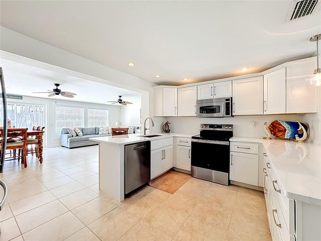 307 68TH, Holmes Beach, FL 34217