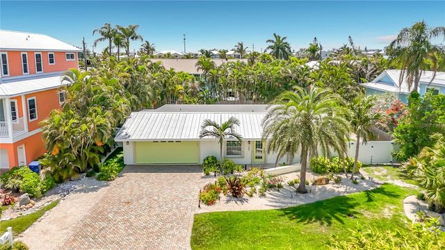 307 68TH, Holmes Beach, FL 34217