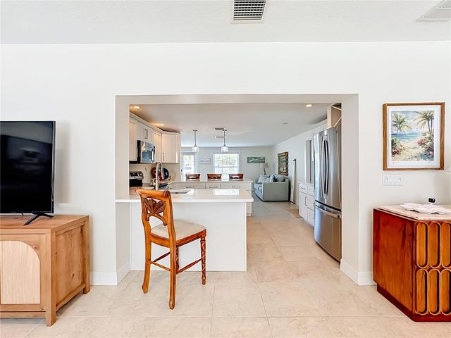 307 68TH, Holmes Beach, FL 34217