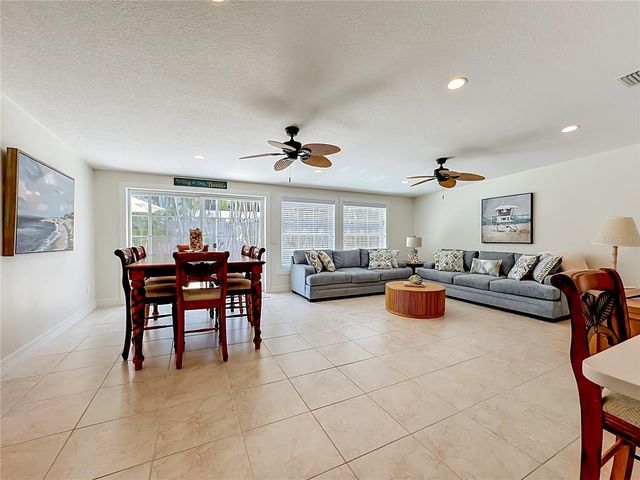 307 68TH, Holmes Beach, FL 34217