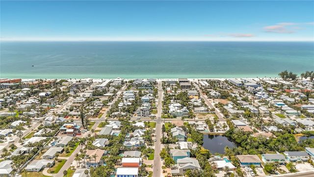 307 68TH, Holmes Beach, FL 34217