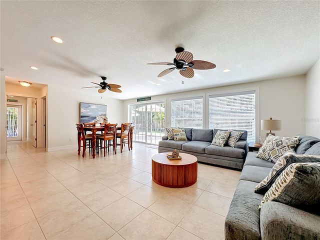 307 68TH, Holmes Beach, FL 34217