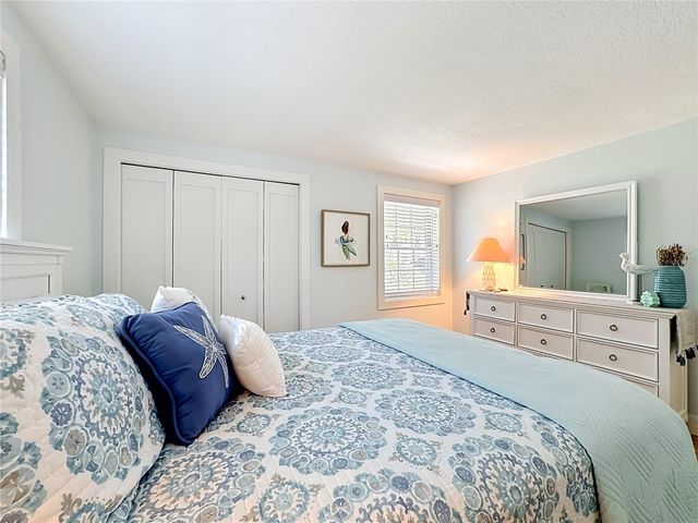 307 68TH, Holmes Beach, FL 34217