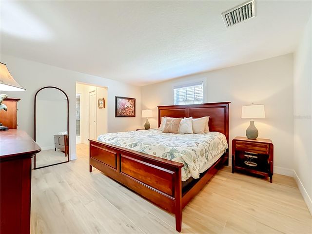 307 68TH, Holmes Beach, FL 34217