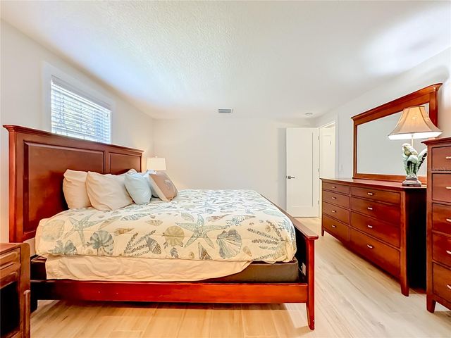 307 68TH, Holmes Beach, FL 34217