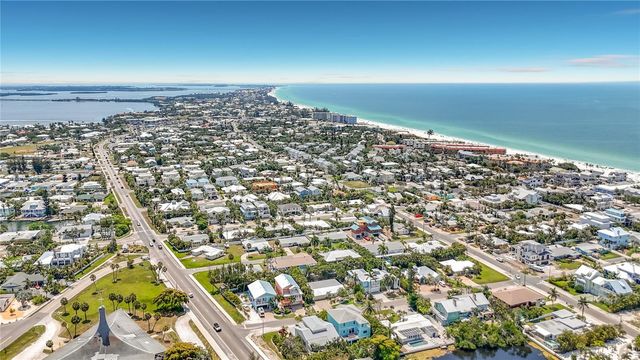 307 68TH, Holmes Beach, FL 34217