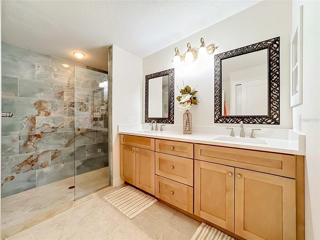 307 68TH, Holmes Beach, FL 34217