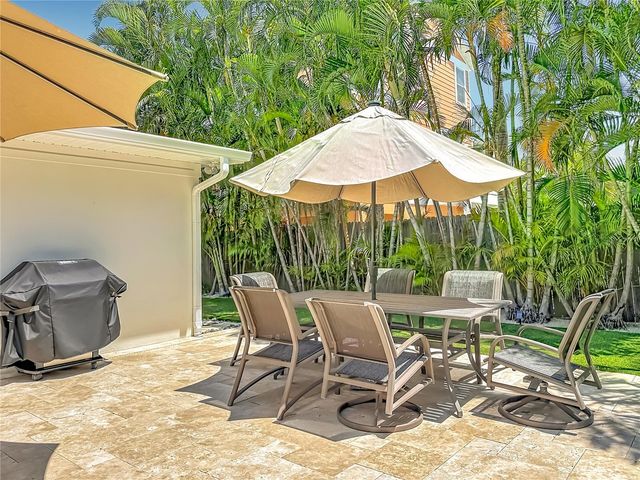 307 68TH, Holmes Beach, FL 34217