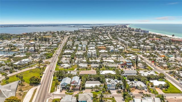 307 68TH, Holmes Beach, FL 34217
